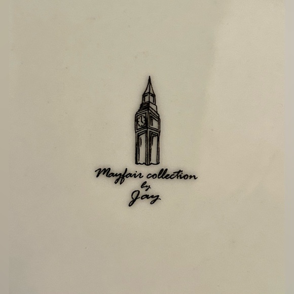 4 Mayfair Collection by Jay 7.75” salad plates with gold rim. - Picture 10 of 16